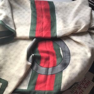 Extra-large “Gucci-look” scarf